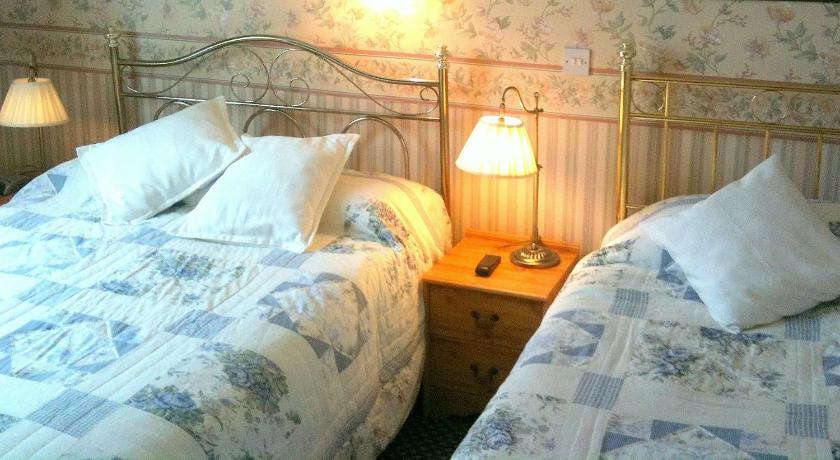 Almond House B&B Edinburgh Room photo